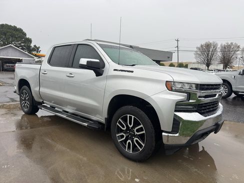 Used 2020 Chevrolet Silverado 1500 LT image 3