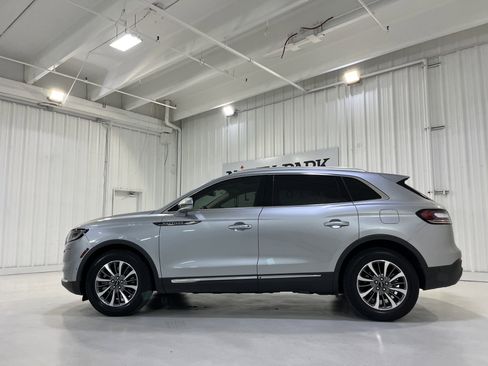 Used 2023 Lincoln Nautilus Reserve image 21