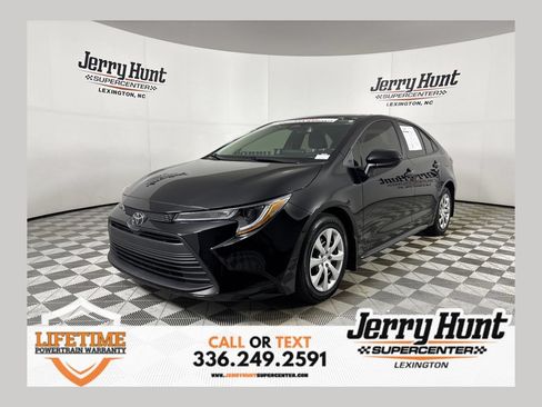Used 2026 Toyota Corolla LE FWD image 1