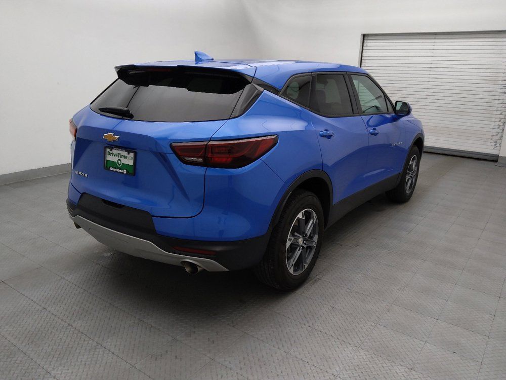 Used 2025 Chevrolet Blazer LT FWD image 9