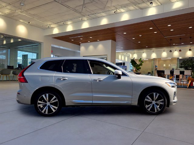 Certified 2023 Volvo XC60 B5 Ultimate FWD image 6