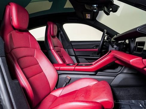 Used 2020 Porsche Taycan 4S image 15