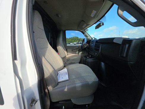 Used 2021 Chevrolet Express 2500 w/ Driver Convenience Package RWD image 11