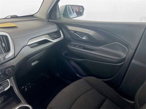 Used 2022 GMC Terrain SLE w/ LPO, Floor Liner Package image 22