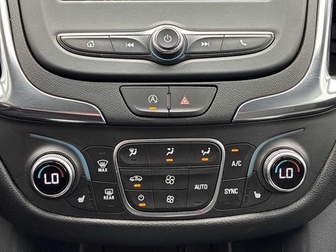 Used 2024 Chevrolet Equinox LT AWD/4WD image 16
