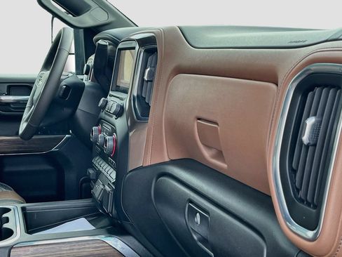 Used 2022 Chevrolet Silverado 3500 High Country w/ Z71 Off-Road Package AWD/4WD image 31