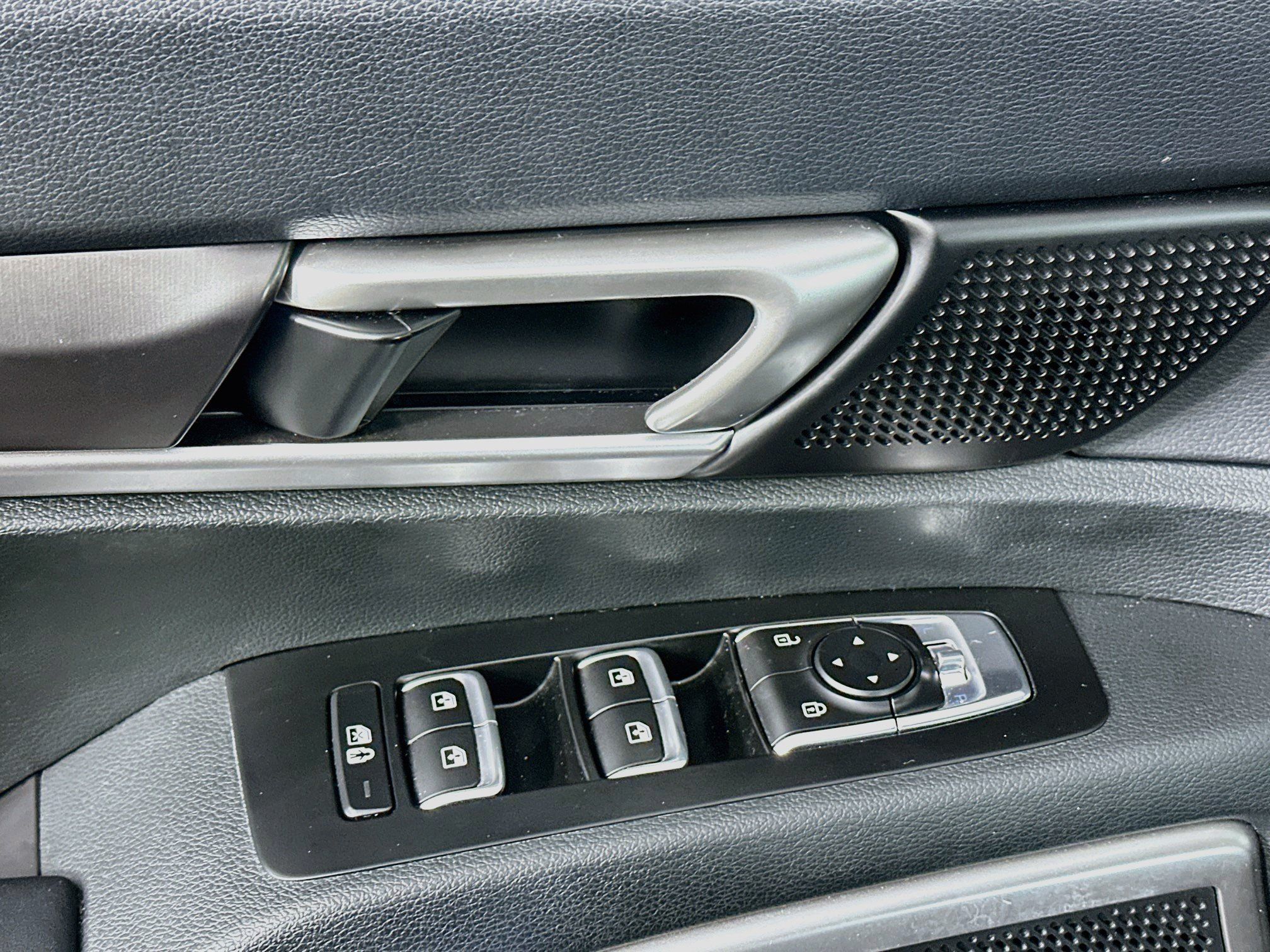 Used 2025 Kia Telluride S FWD image 15