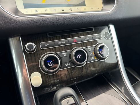 Used 2017 Land Rover Range Rover Sport HSE image 22