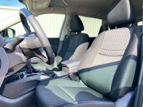 Used 2019 Nissan Rogue SV FWD image 15
