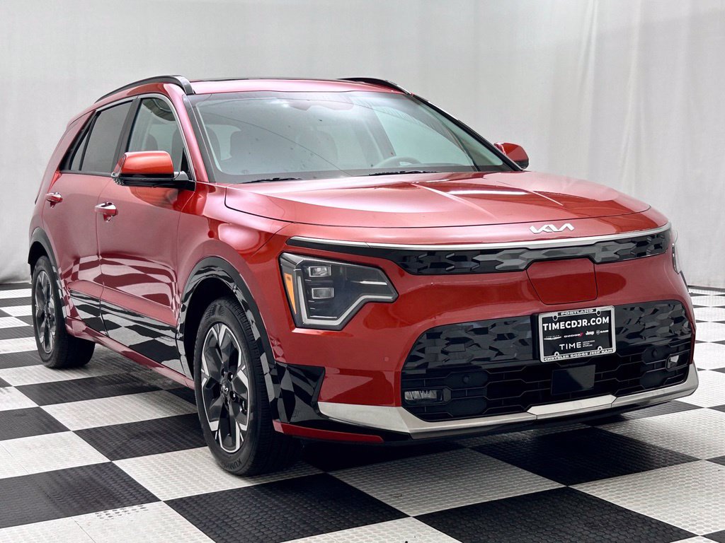 Used 2023 Kia Niro Wave FWD image 2