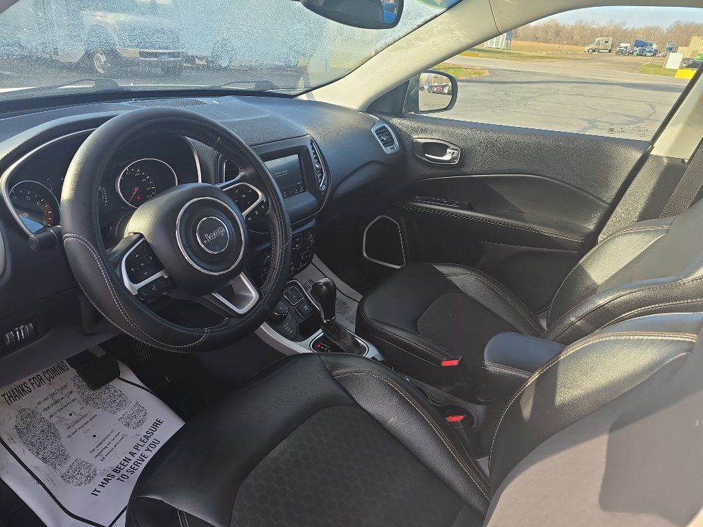 Used 2019 Jeep Compass Latitude w/ Safety & Security Group AWD/4WD image 7