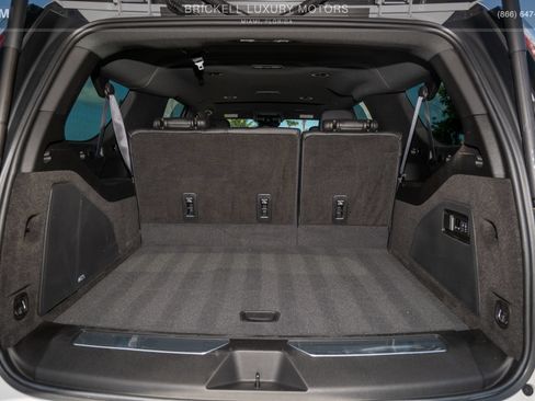 Used 2024 Cadillac Escalade ESV Luxury AWD/4WD image 14