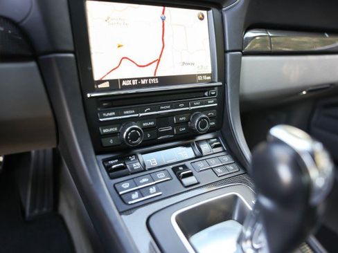 Used 2015 Porsche 911 Turbo S image 21