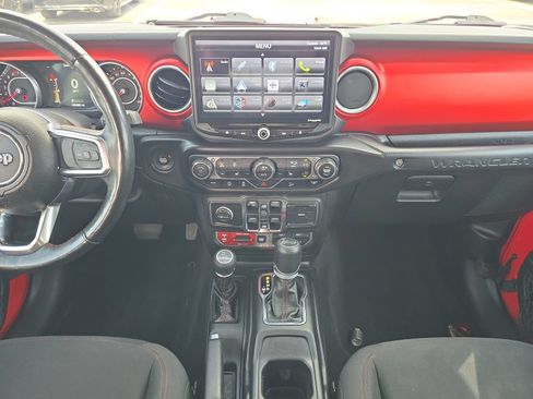 Used 2018 Jeep Wrangler Unlimited Rubicon AWD/4WD image 11
