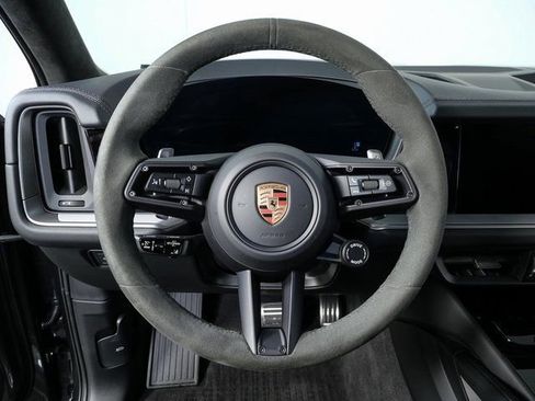 Certified 2025 Porsche Cayenne GTS image 10