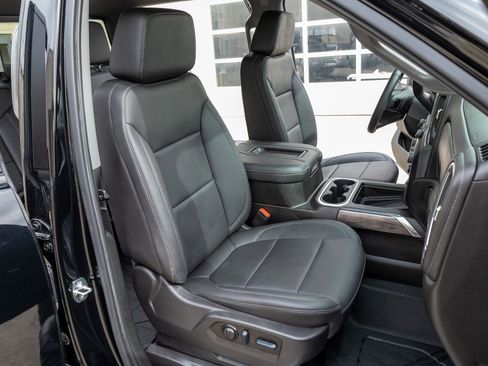 Used 2022 Chevrolet Silverado 2500 LTZ w/ LTZ Plus Package image 30