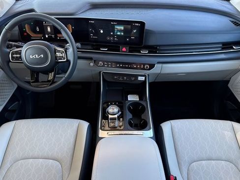 New 2026 Kia Carnival EX FWD image 15