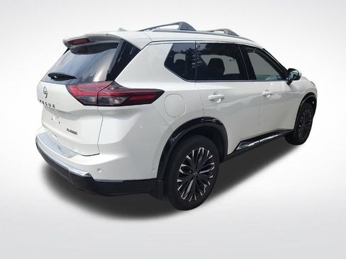 Used 2025 Nissan Rogue Platinum FWD image 4
