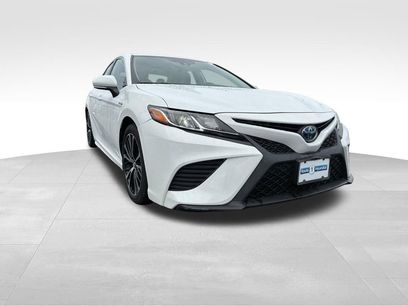 Used 2020 Toyota Camry SE w/ Sunroof Package