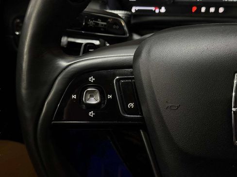 Used 2021 Lincoln Corsair AWD w/ Premium Package image 12
