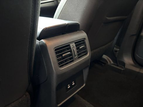 Used 2025 Nissan Rogue SV FWD image 24