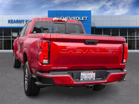 Used 2025 Chevrolet Colorado LT w/ LT Convenience Package image 2