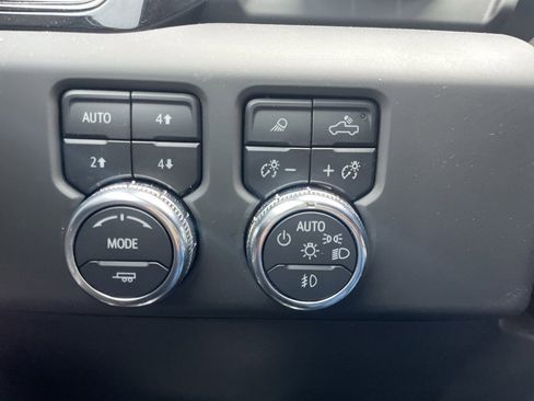 Used 2023 GMC Sierra 1500 AT4 w/ Technology Package image 22