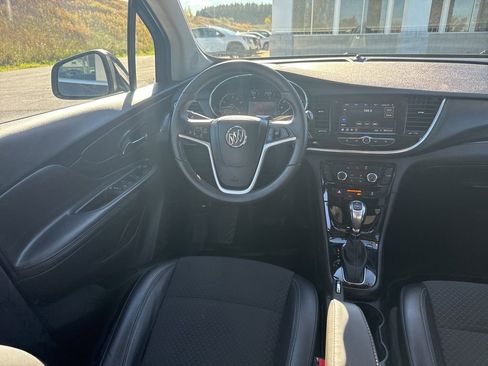 Used 2022 Buick Encore Preferred w/ Safety Package image 11