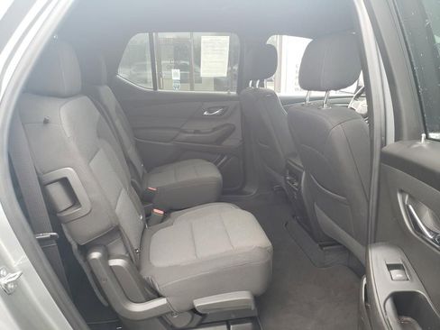Used 2023 Chevrolet Traverse LT image 23
