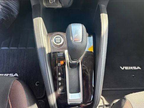 Used 2021 Nissan Versa SR w/ Convenience Package FWD image 12