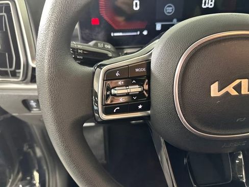 Used 2024 Kia Sorento LX image 15