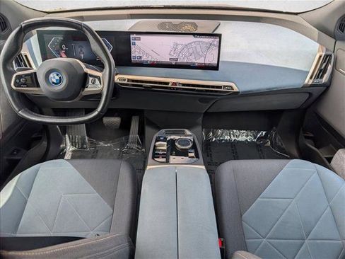 Certified 2022 BMW iX xDrive50 w/ Premium Package AWD/4WD image 19