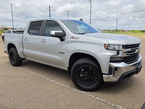 Used 2019 Chevrolet Silverado 1500 LT w/ Texas Edition image 19