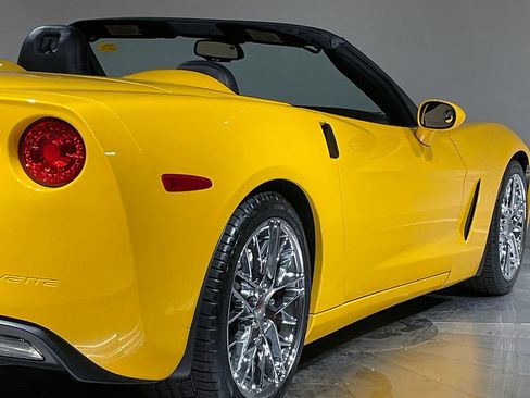 Used 2005 Chevrolet Corvette Convertible w/ Preferred Equipment Group RWD image 29