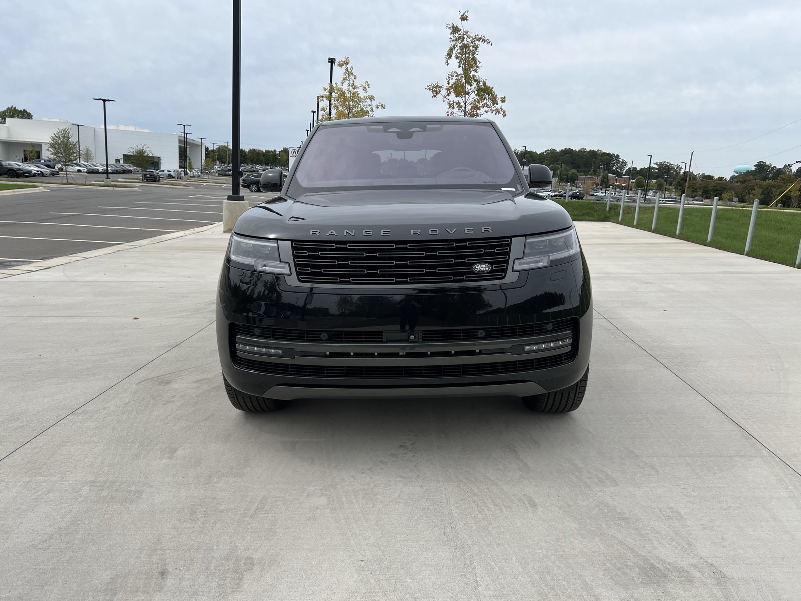Used 2023 Land Rover Range Rover SE AWD/4WD image 3