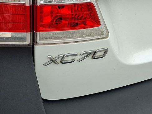 Used 2016 Volvo XC70 T5 Platinum w/ Climate Package image 31