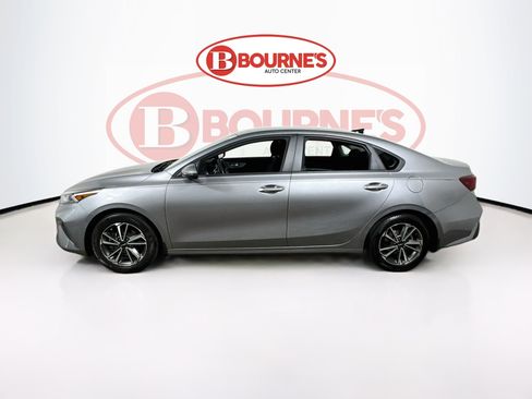Used 2023 Kia Forte LXS w/ LXS Technology Package FWD image 6