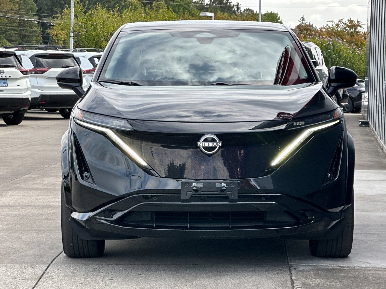 Used 2024 Nissan Ariya FWD image 8
