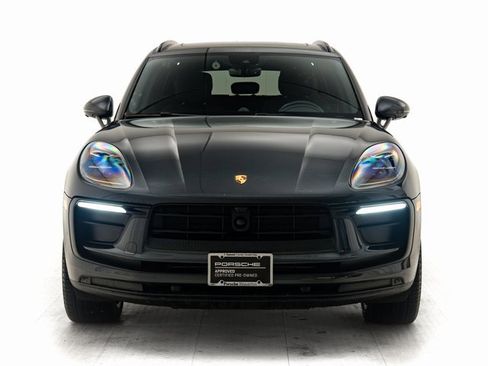 Used 2025 Porsche Macan image 30