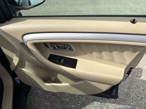 Used 2018 Ford Taurus SE FWD image 19