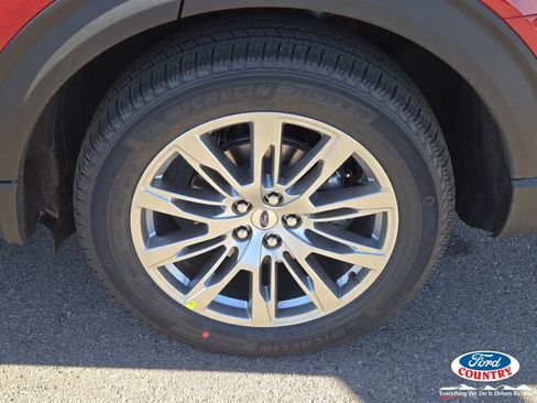 New 2026 Ford Explorer Platinum image 5