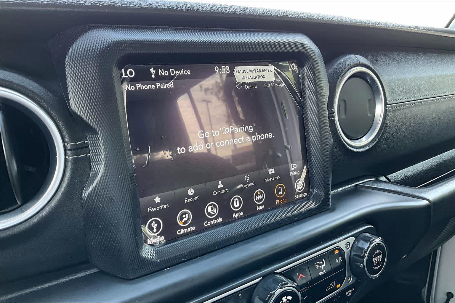 Used 2018 Jeep Wrangler Unlimited Sahara AWD/4WD image 29