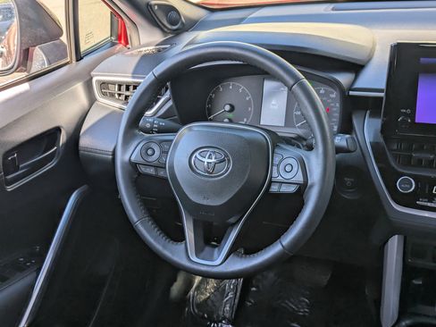 Used 2024 Toyota Corolla Cross SE w/ Moonroof Package image 13