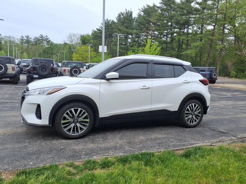 Used 2023 Nissan Kicks SV FWD image 6