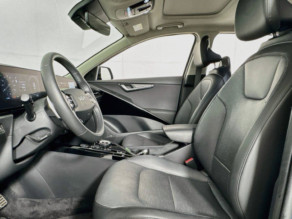 Used 2023 Kia Niro Wave w/ Wave Preserve Package FWD image 10