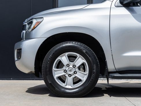 Used 2020 Toyota Sequoia SR5 image 11