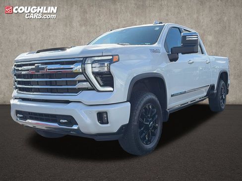 Used 2025 Chevrolet Silverado 2500 High Country w/ High Country Premium Package AWD/4WD image 5
