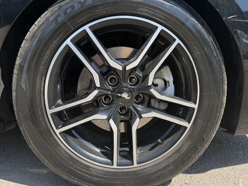 Used 2016 Ford Mustang Coupe RWD image 9