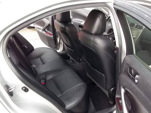 Used 2006 Lexus IS 350 RWD image 10
