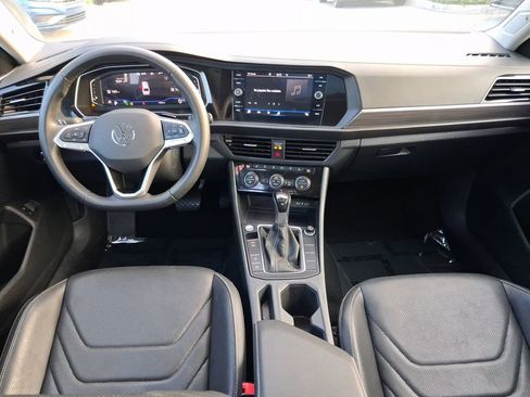 Used 2024 Volkswagen Jetta SEL FWD image 9